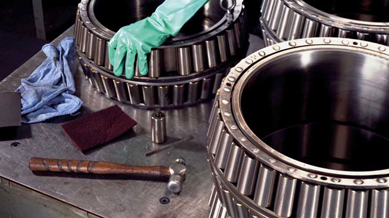What are the lubrication methods for bearing rotation